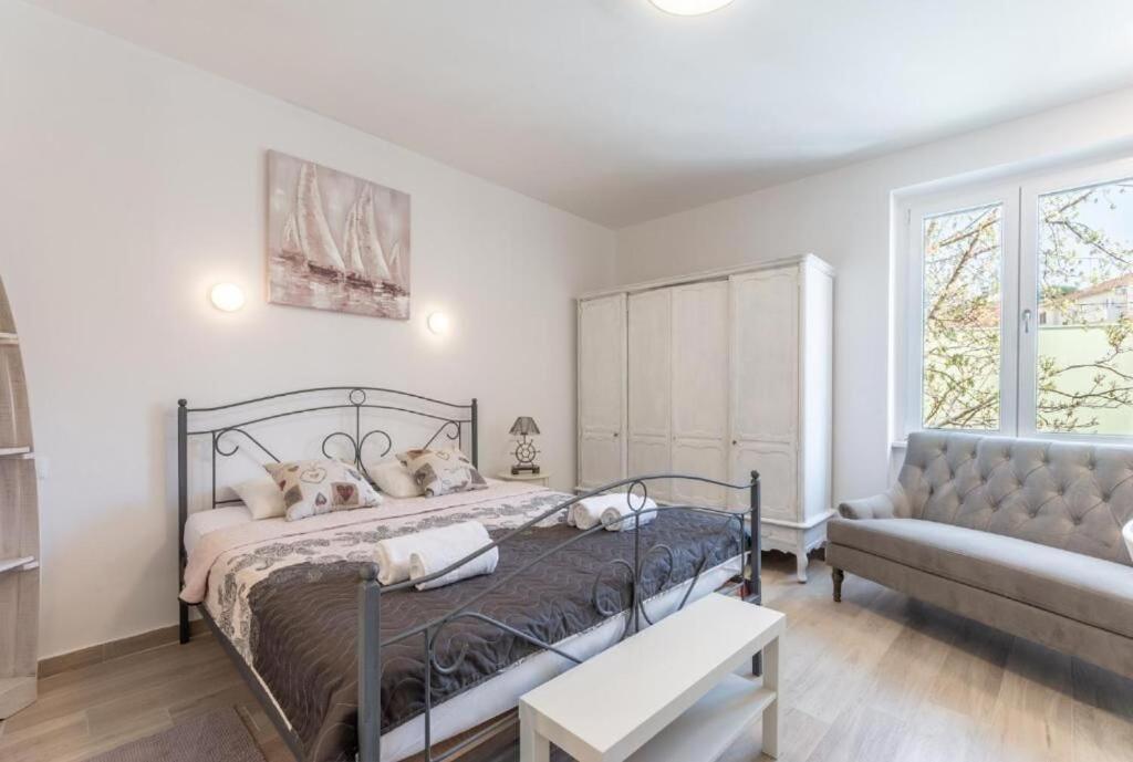 Apartments And Room Poesia Split Exterior foto