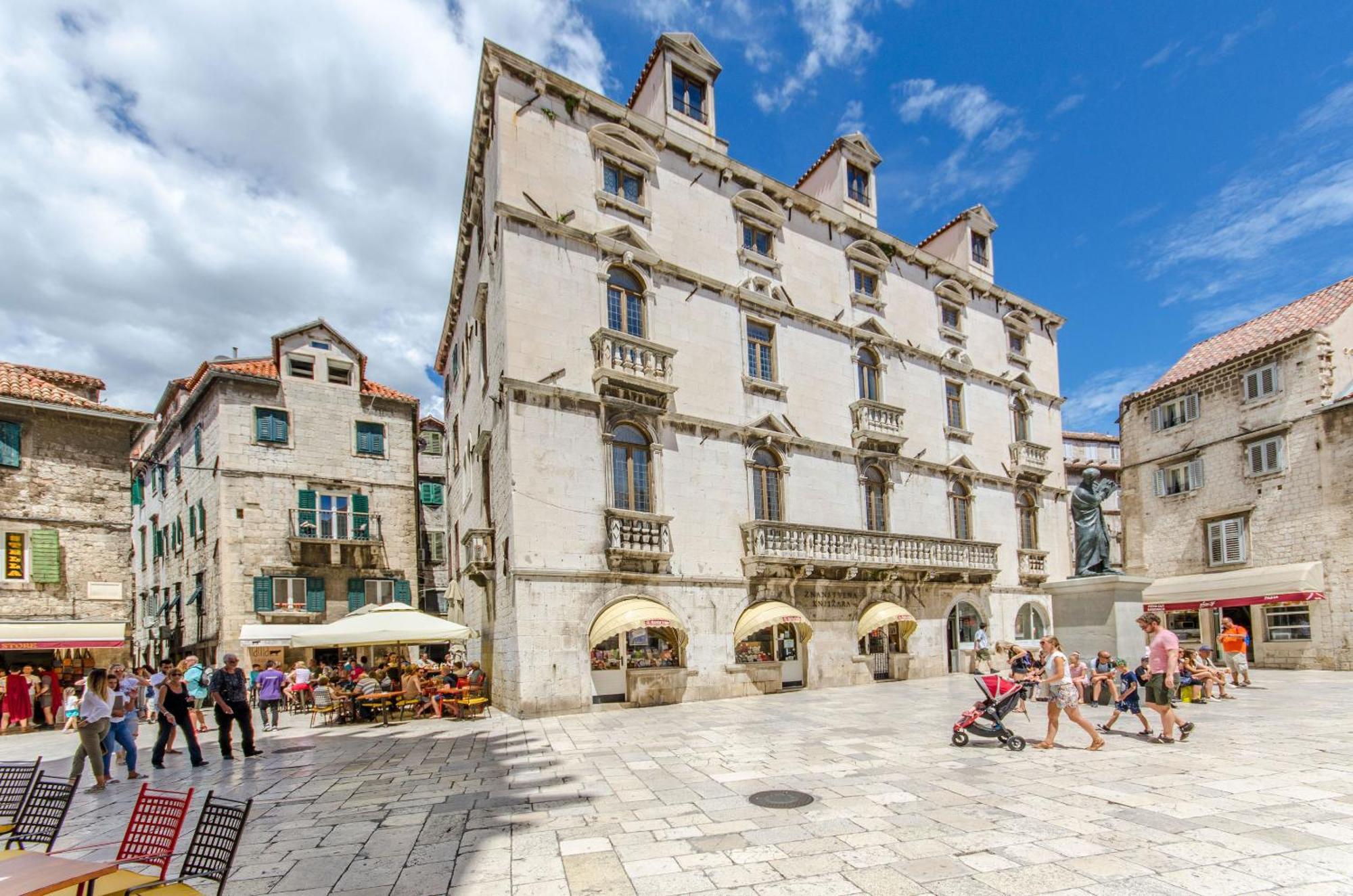 Apartments And Room Poesia Split Exterior foto